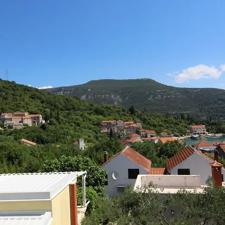 Gea - Three Bedroom With Terrace And Partial Sea View *