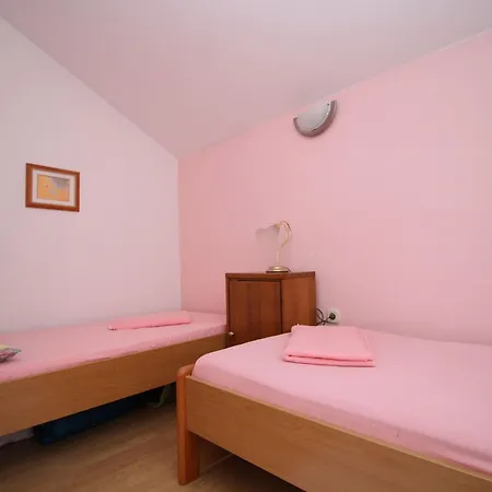 Gea - Three Bedroom With Terrace And Partial Sea View * Ston