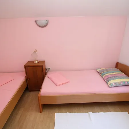 Gea - Three Bedroom With Terrace And Partial Sea View Vikendica *