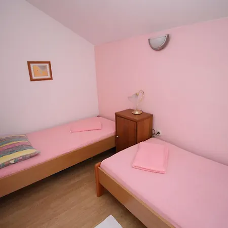 Gea - Three Bedroom With Terrace And Partial Sea View * Ston
