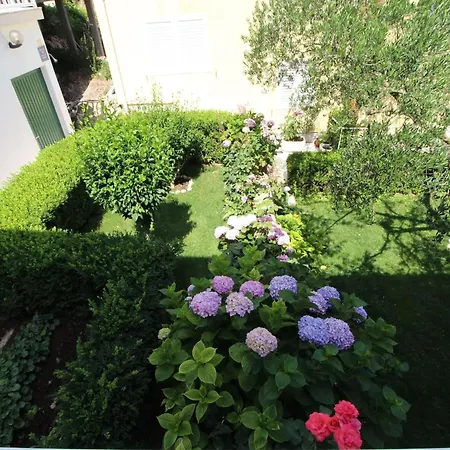 Gea - Three Bedroom With Terrace And Partial Sea View *