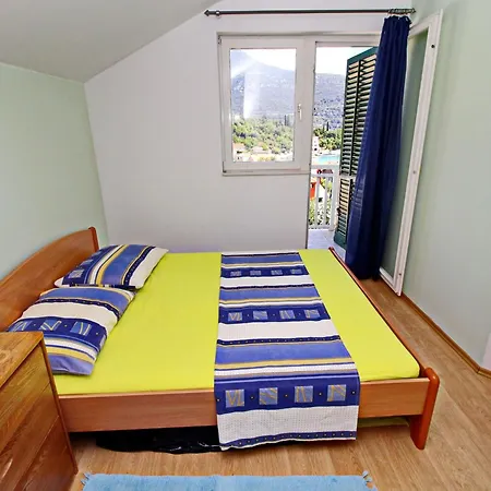Gea - Three Bedroom With Terrace And Partial Sea View