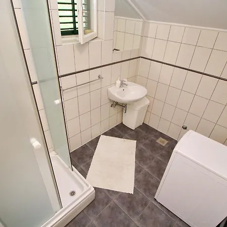 Holiday home Gea - Three Bedroom With Terrace And Partial Sea View
