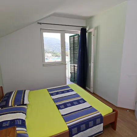 Gea - Three Bedroom With Terrace And Partial Sea View *